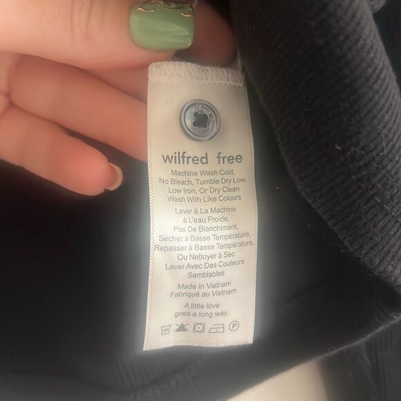 ✨Aritzia Wilfred Free Mavis Black Sz XS T-Shirt✨ - Picture 6 of 7